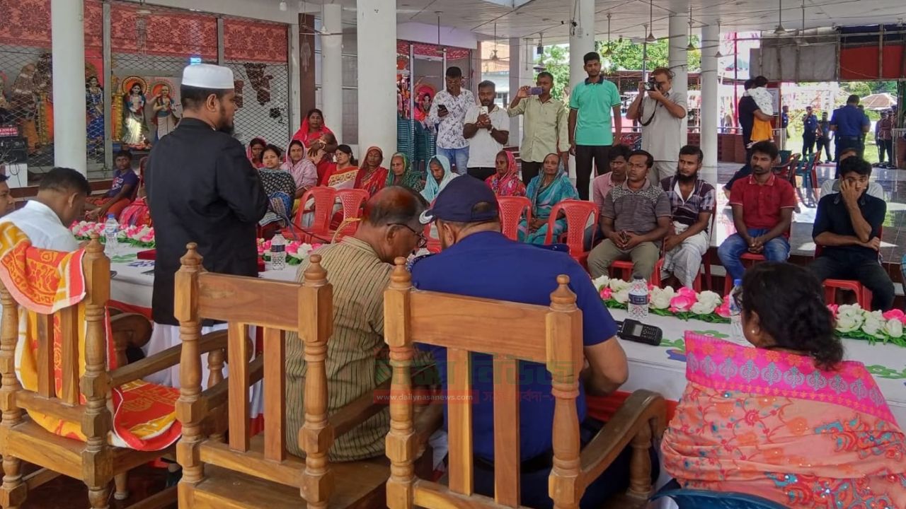  কোটালীপাড়ায় পূজা মন্ডপ পরিদর্শনে জেলা প্রশাসক