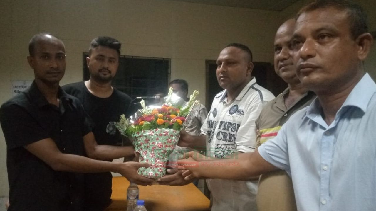  হরিদেবপুর ইউনিয়ন স্বেচ্ছাসেবক দলের কর্মী সভা অনুষ্ঠিত