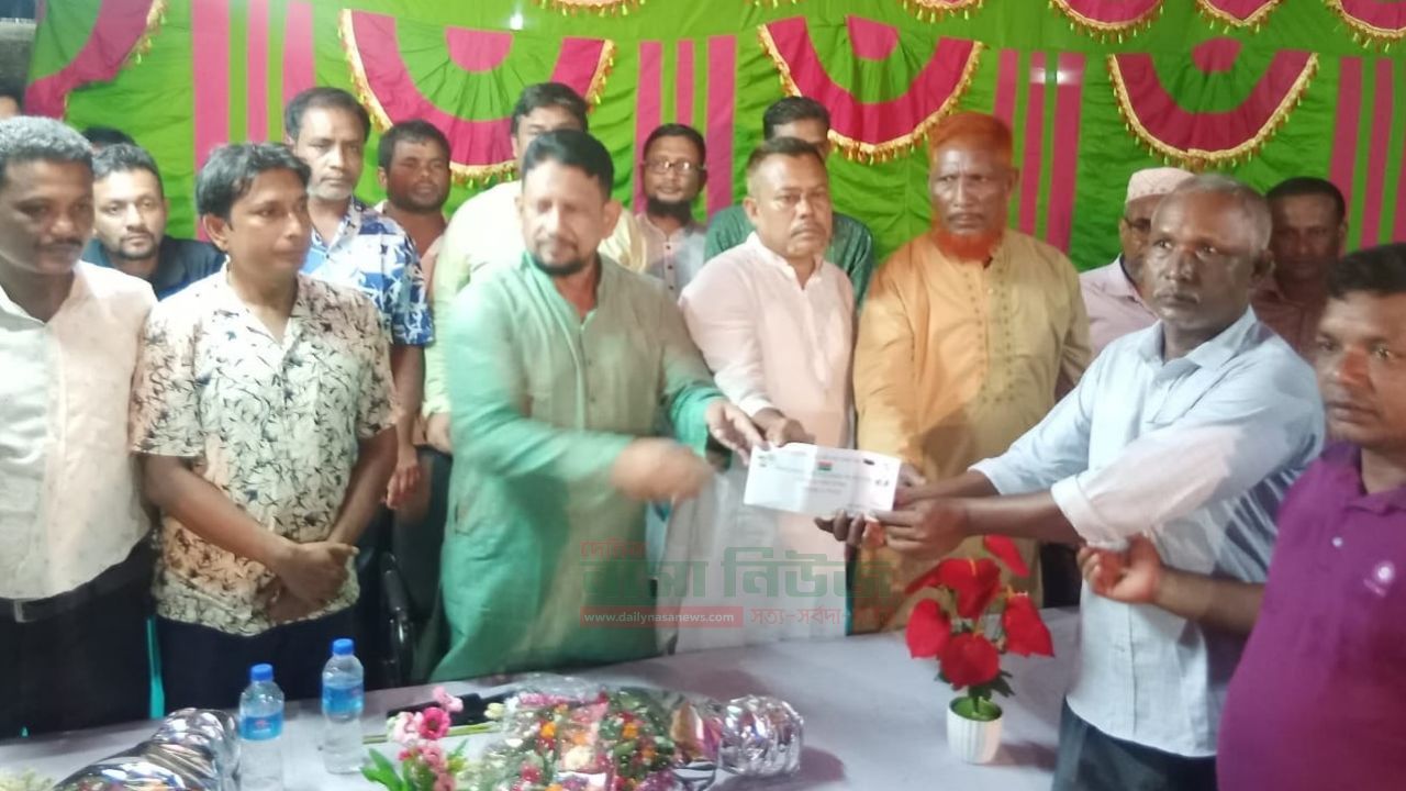  রংপুর সদর উপজেলার দুর্গা পূজা মন্ডব পরিদর্শন করেনঃ  লাকু