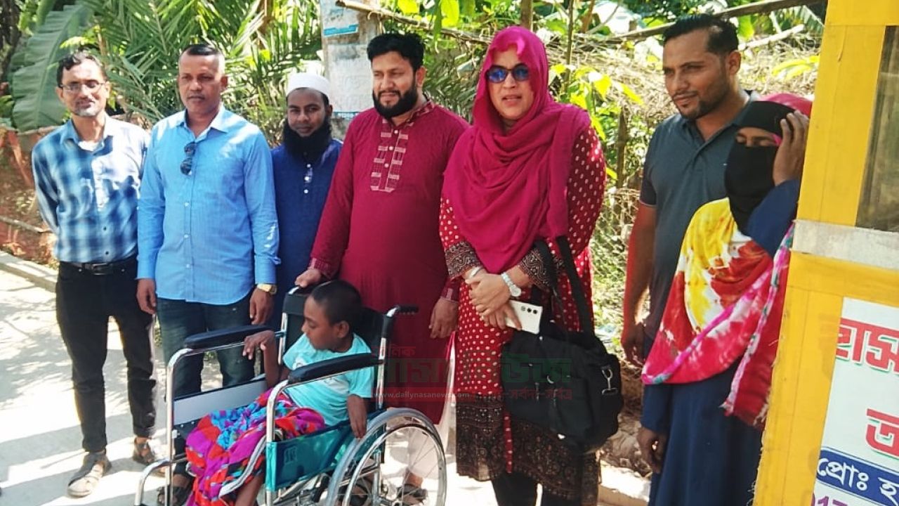 আমেরিকান প্রবাসী নারীর অর্থায়নে মনোহরদীতে মানবিক সহায়তা প্রদান