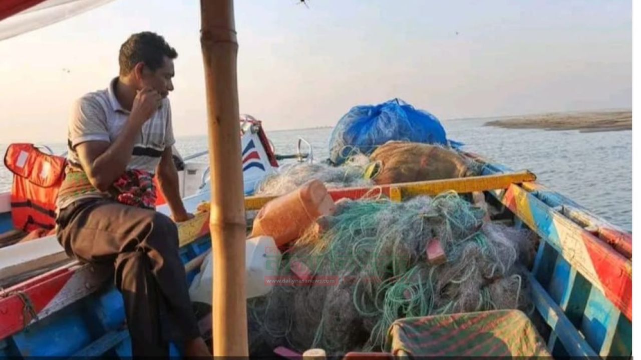 দৌলতপুরে ৪০ হাজার মিটার অবৈধ কারেন্ট জাল ও ৩ কেজি ইলিশ জব্দ