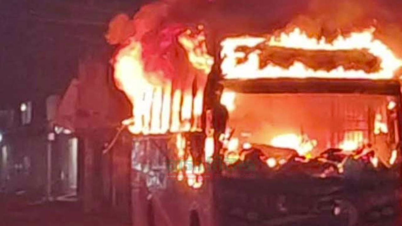 ময়মনসিংহের ফুলবাড়িয়ায় বাসে আগুন,জুলহাস বাসচালক দগ্ধ হয়ে নিহত 