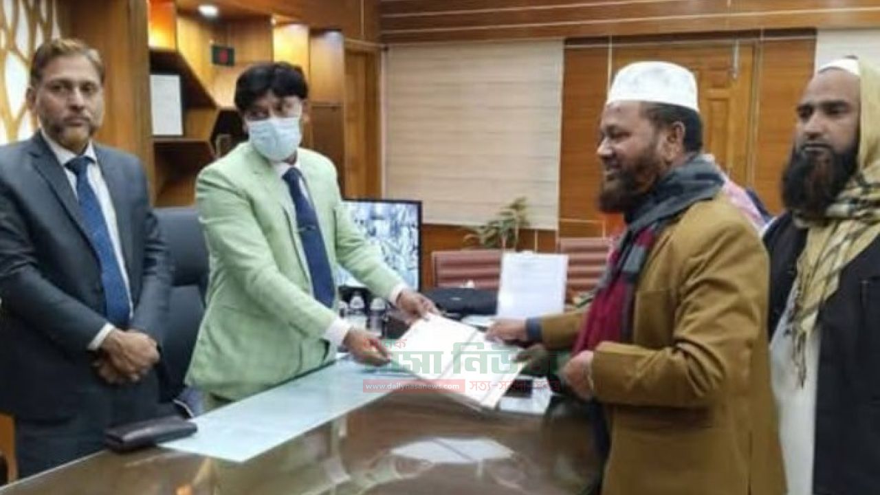 কিশোরগঞ্জ-৪ আসনে ইসলামী আন্দোলন বাংলাদেশের মনোনীত প্রার্থী হিসেবে মনোনয়নপত্র দাখিল 