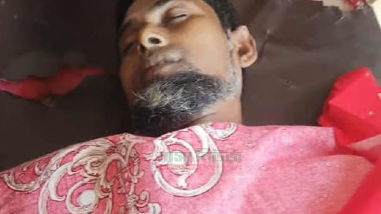 অষ্টগ্রামে মাজারে যাওয়ার পথে পিকআপ নিয়ন্ত্রণ হারিয়ে নিহত ২