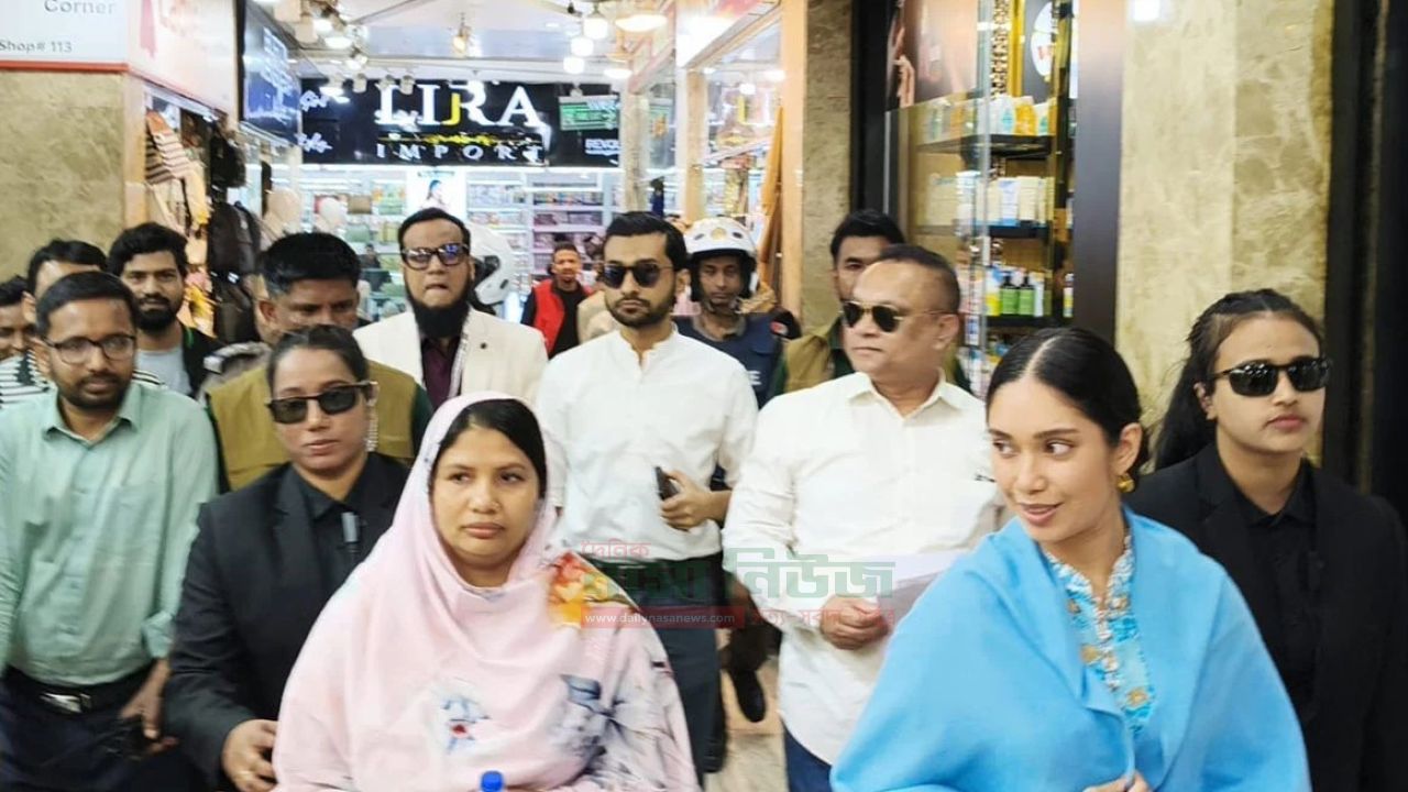 তারেক রহমানের পক্ষে নির্বাচনী গণসংযোগে অংশ নিয়েছেন কন্যা,ব্যারিস্টার জাইমা রহমান