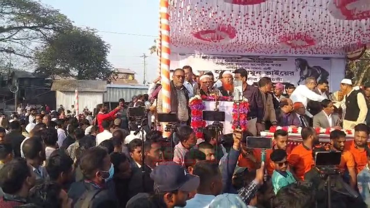 পটুয়াখালী-৩ আসনে গলাচিপায় স্বতন্ত্র প্রার্থী হাসান মামুনের পথসভায় হাজারো জনতার ঢল