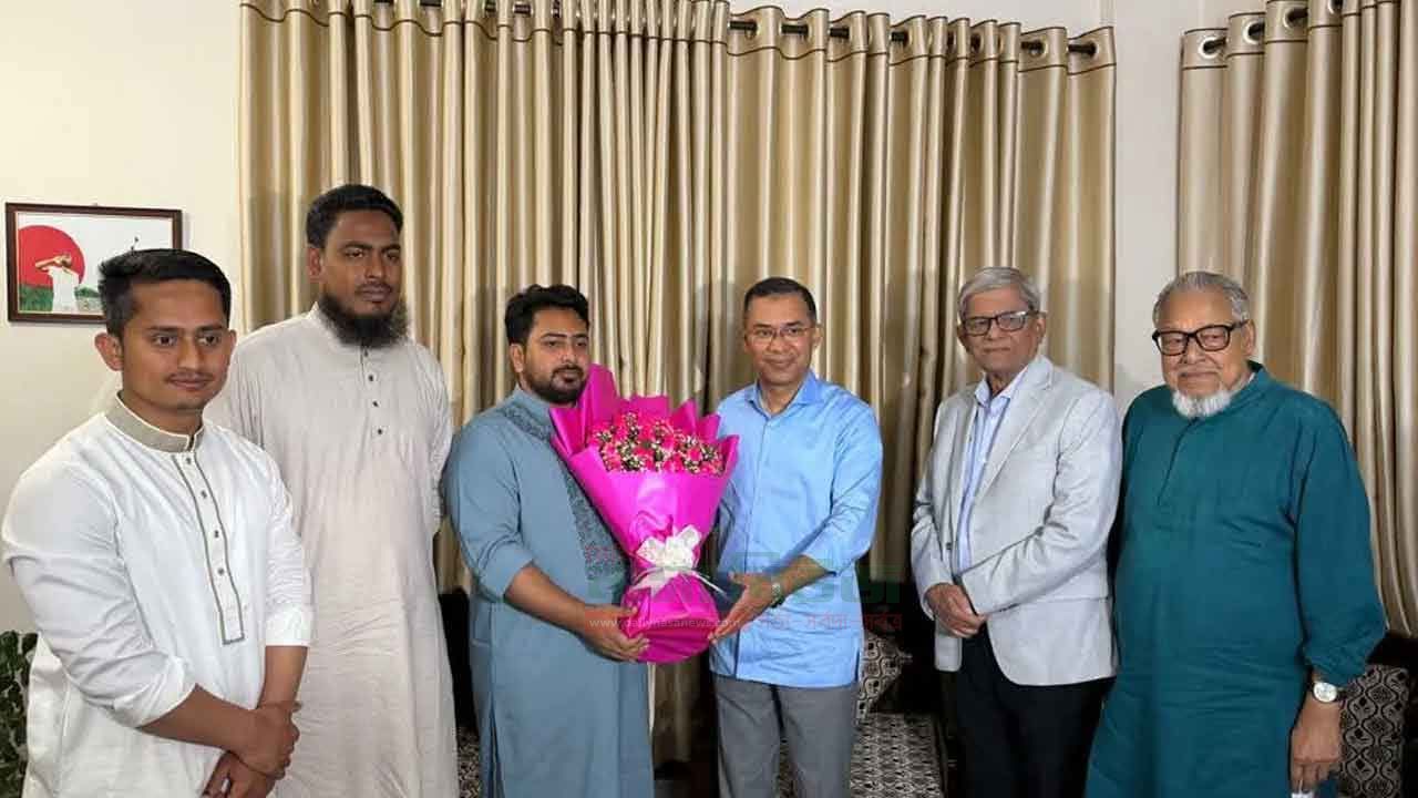 এনসিপির আহবায়ক নাহিদ ইসলামের বাসায় বিএনপির চেয়ারম্যান তারেক রহমান