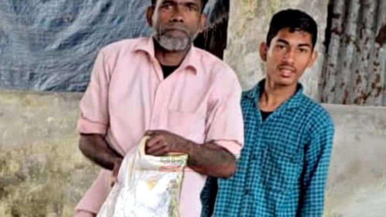 বরগুনায় জেলে জালে ধরা পড়ল সাড়ে ২২ কেজির কোরাল মাছ