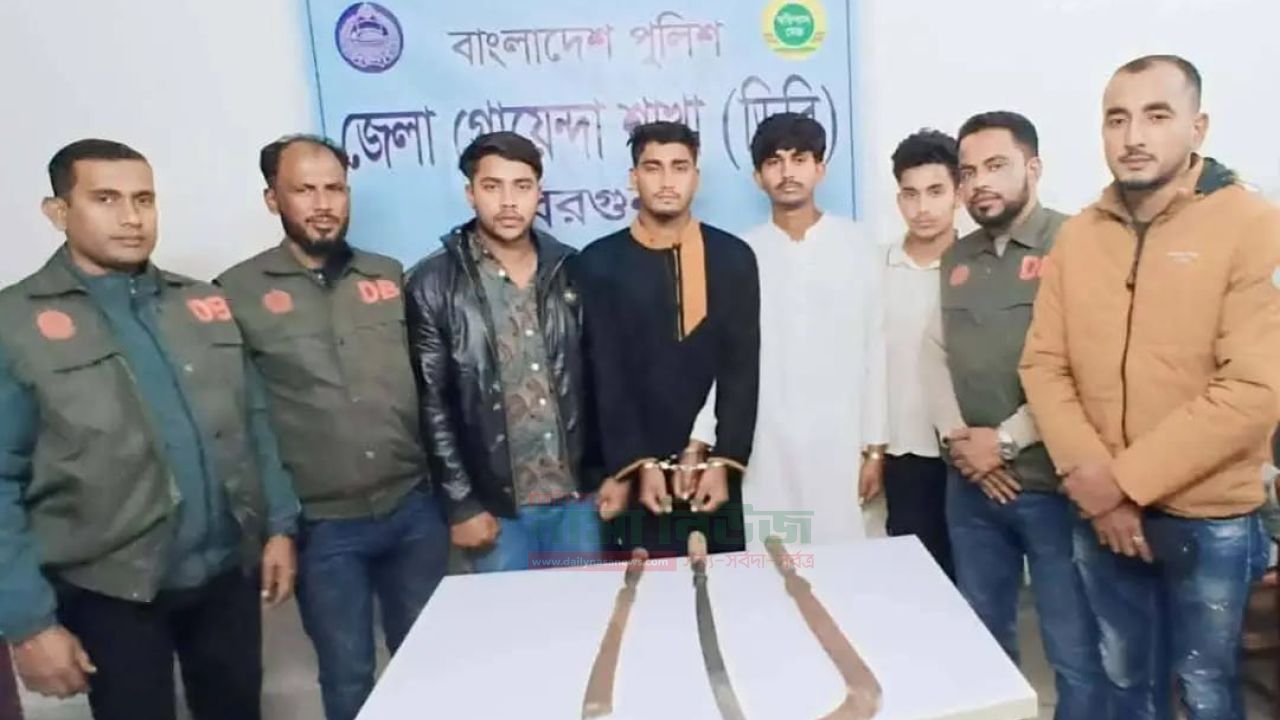 ‎জেলা গোয়েন্দা শাখা,বরগুনার বিশেষ অভিযানে ৪ আসামি গ্রেফতার