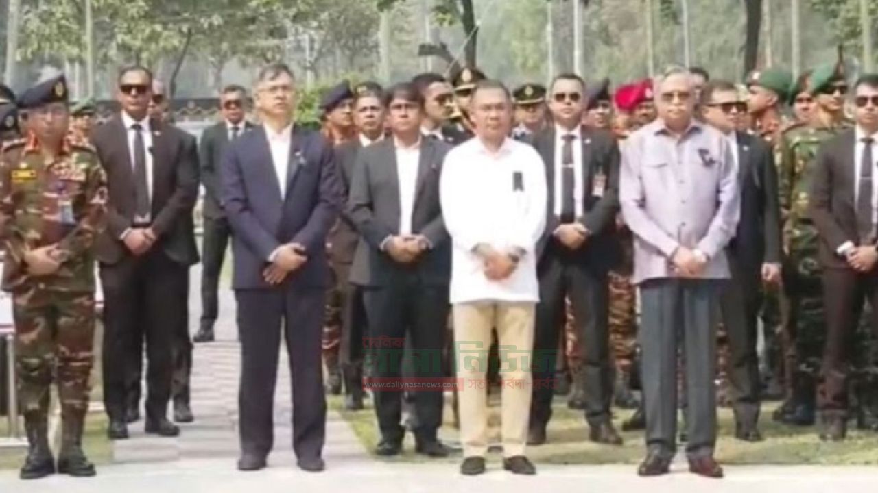 বনানীতে সেনাসদস্যদের প্রতি গভীর শ্রদ্ধা নিবেদন করেছেন রাষ্ট্রপতি ও প্রধানমন্ত্রী তারেক রহমান
