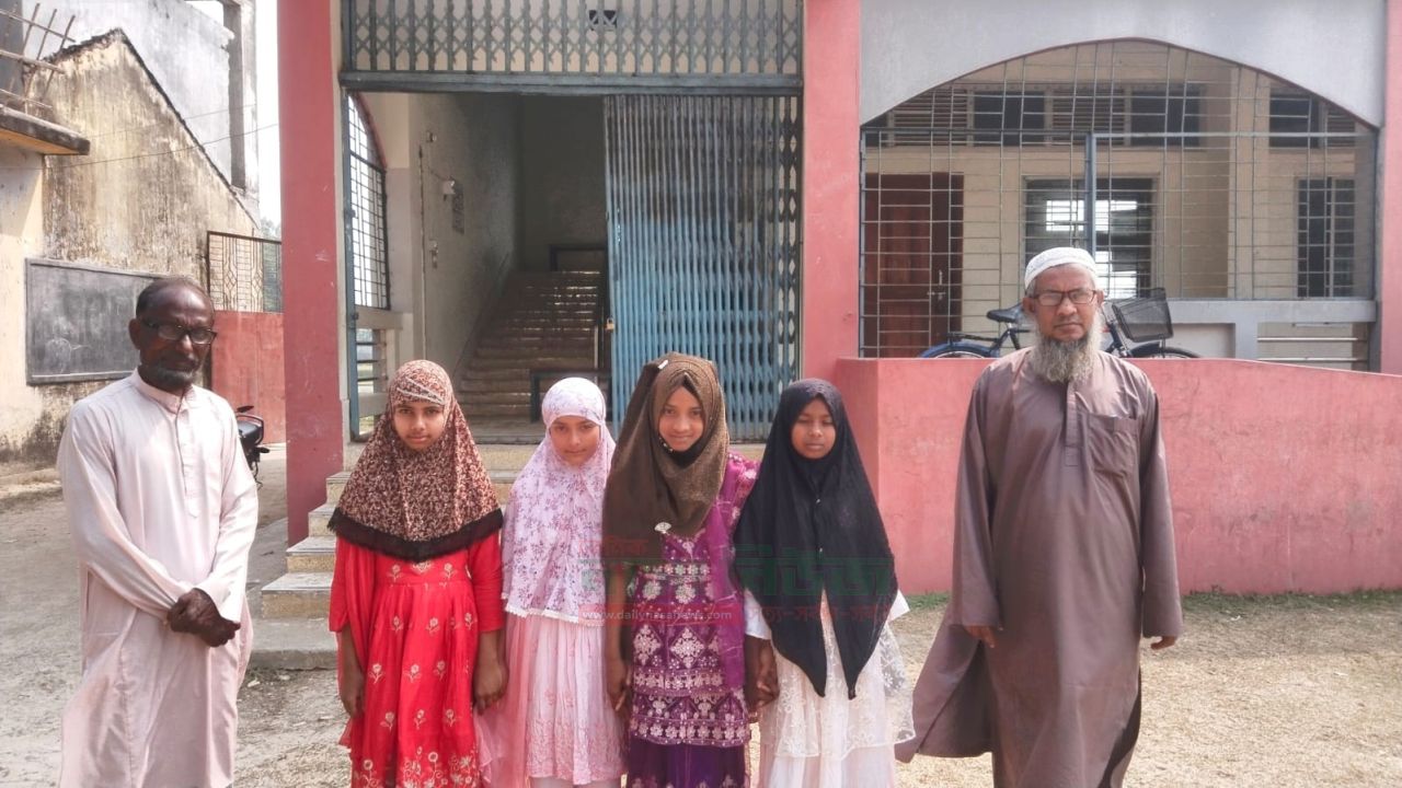 পাঁচবিবির উচনা মাদ্রাসার ৪ শিক্ষার্থীর বৃত্তি লাভ