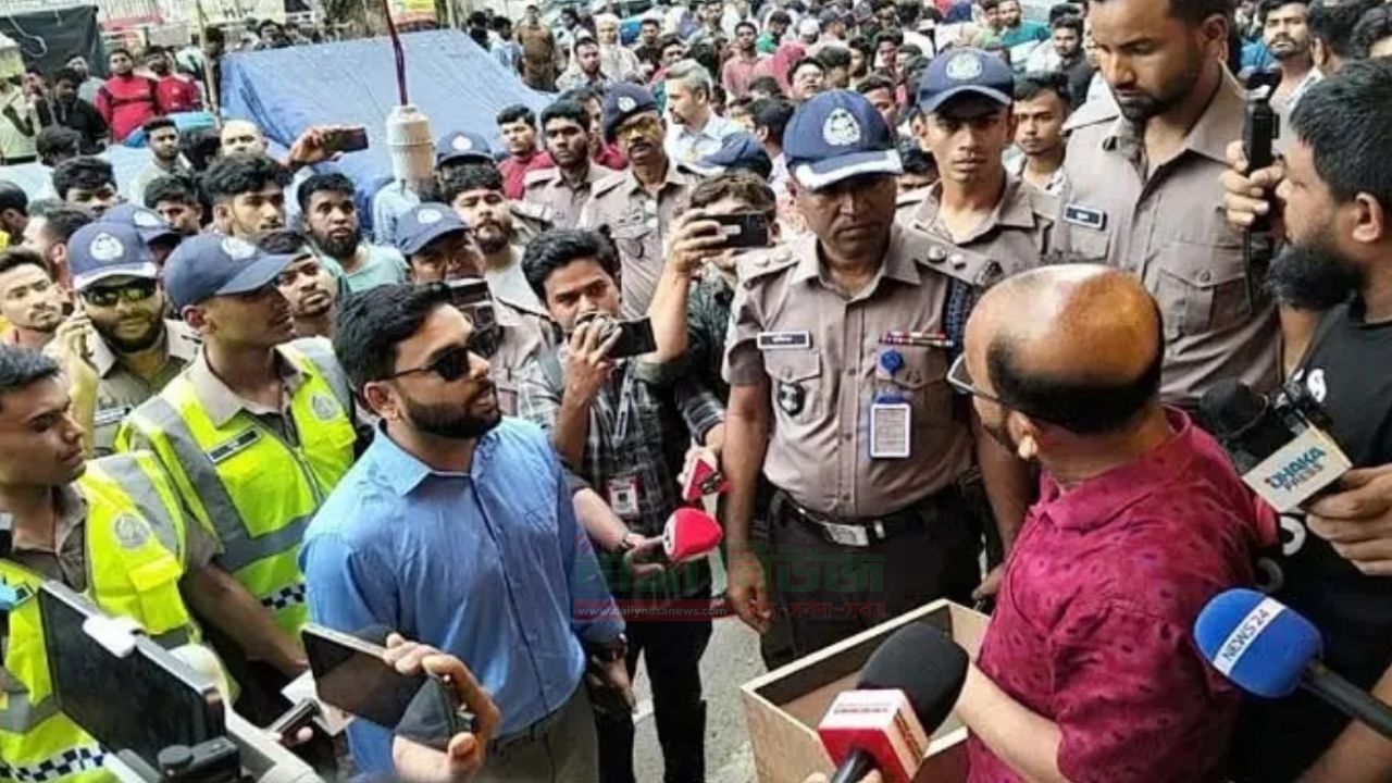 ফুটপাত ও সড়ক দখলমুক্ত করে জনদুর্ভোগ কমাতে বিশেষ অভিযান শুরু