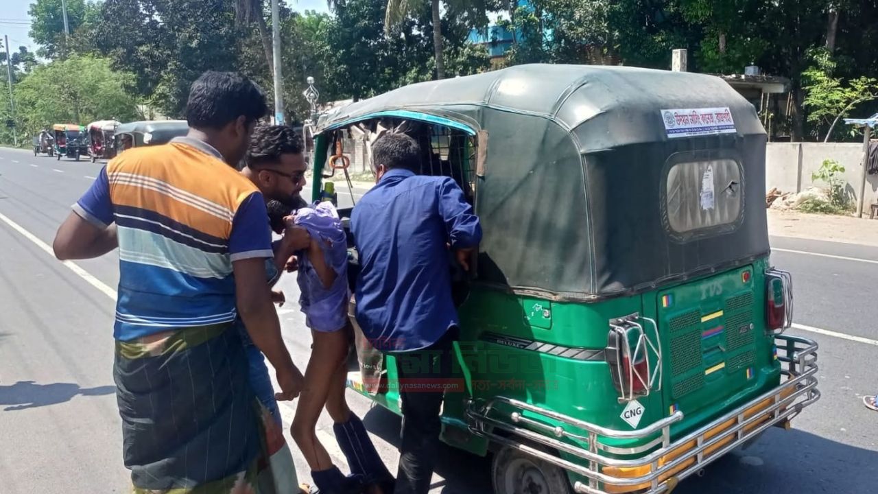 নাটোরে ট্রাক চাপায় এক শিশু শিক্ষার্থীর মৃত্যু