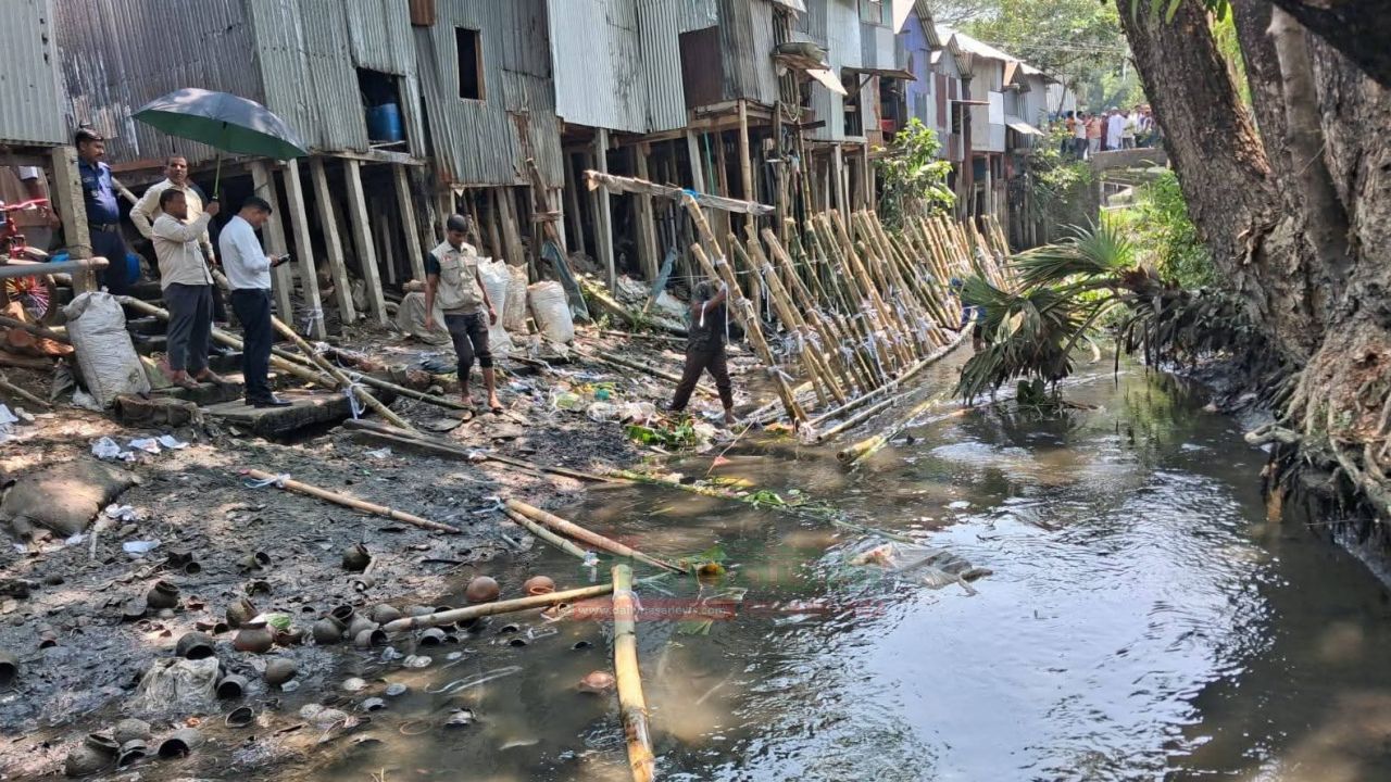 কোটালিপাড়ায় সরকারী খাল অবৈধ দখল মুক্ত 