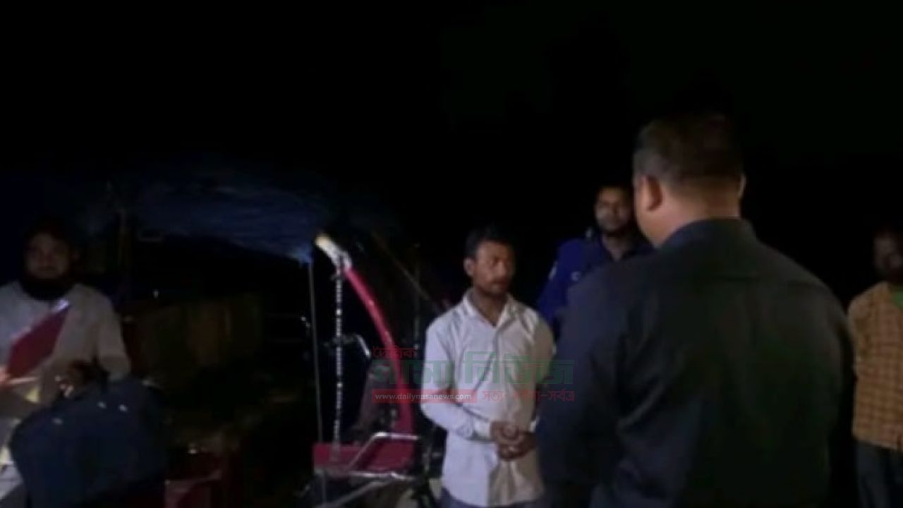 পেট্রোল পাচারের সময় তারাগঞ্জে হাতে-নাতে যুবক গ্রেফতার 