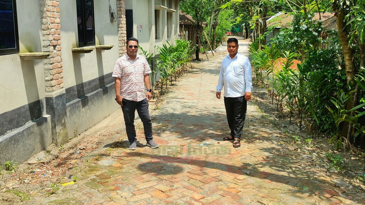 চলমান কাজ তদারকিতে খলেয়া ইউনিয়নে পিআইওর সরেজমিন পরিদর্শন