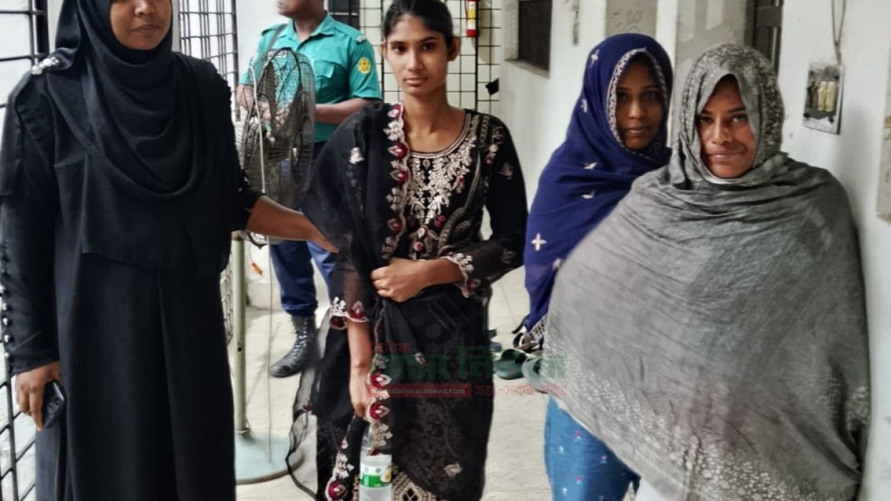 শাপলা চত্বরে ড্রিমল্যান্ড হোটেলে পুলিশের অভিযান,আটক ৩