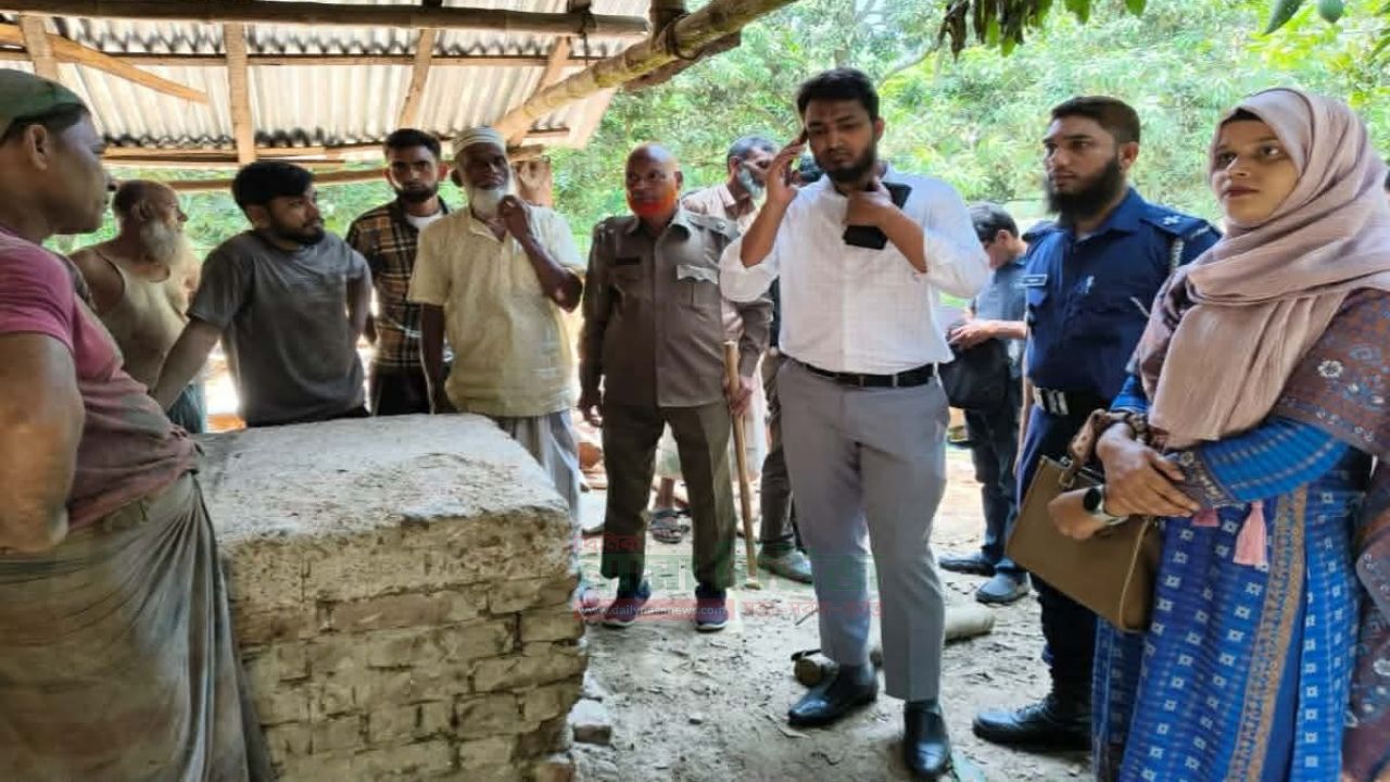 চাপাইনবাবগঞ্জে অবৈধ করাত-কলের বিরুদ্ধে বন বিভাগের অভিযান