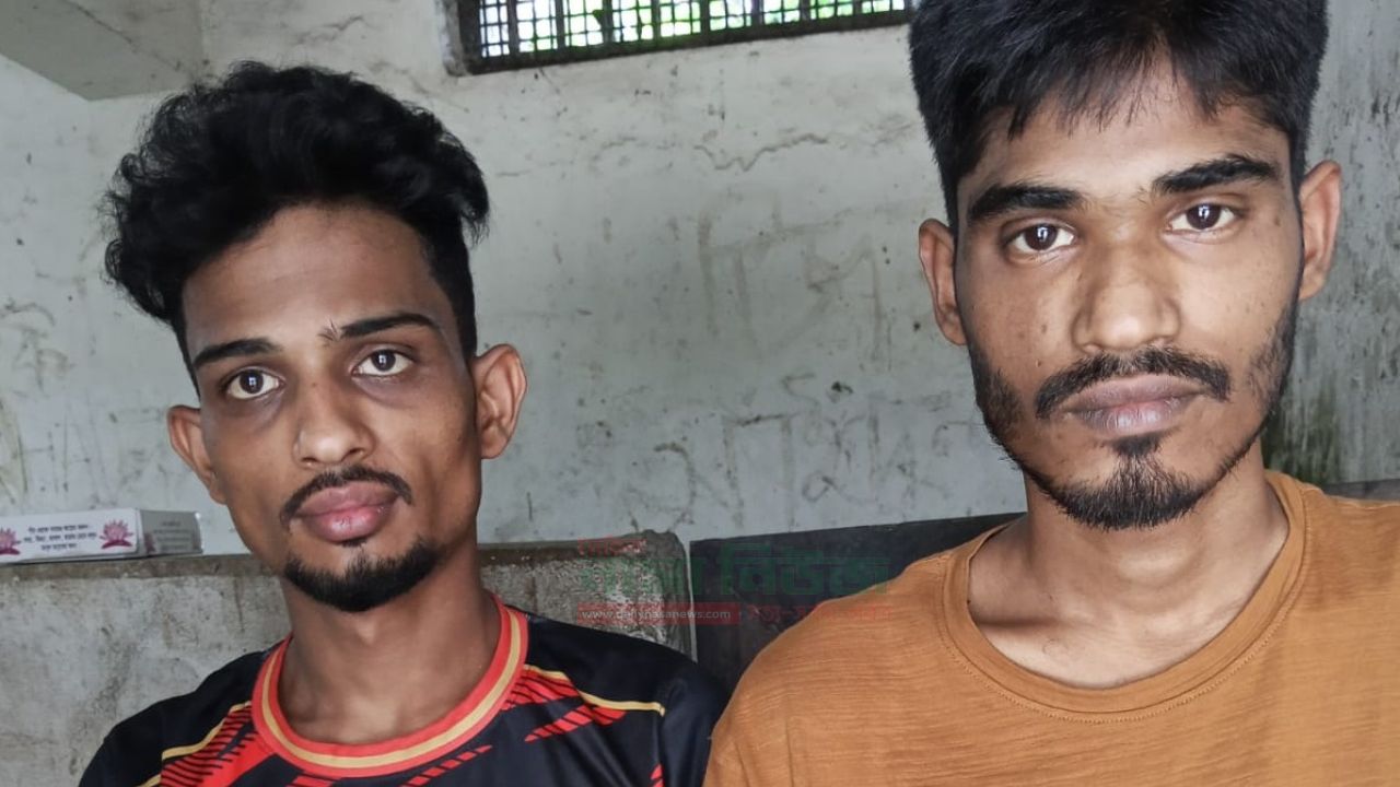 রাত্রীকালীন মোবাইল ডিউটিতে কোতয়ালী থানা পুলিশের অভিযান আটক দুই 