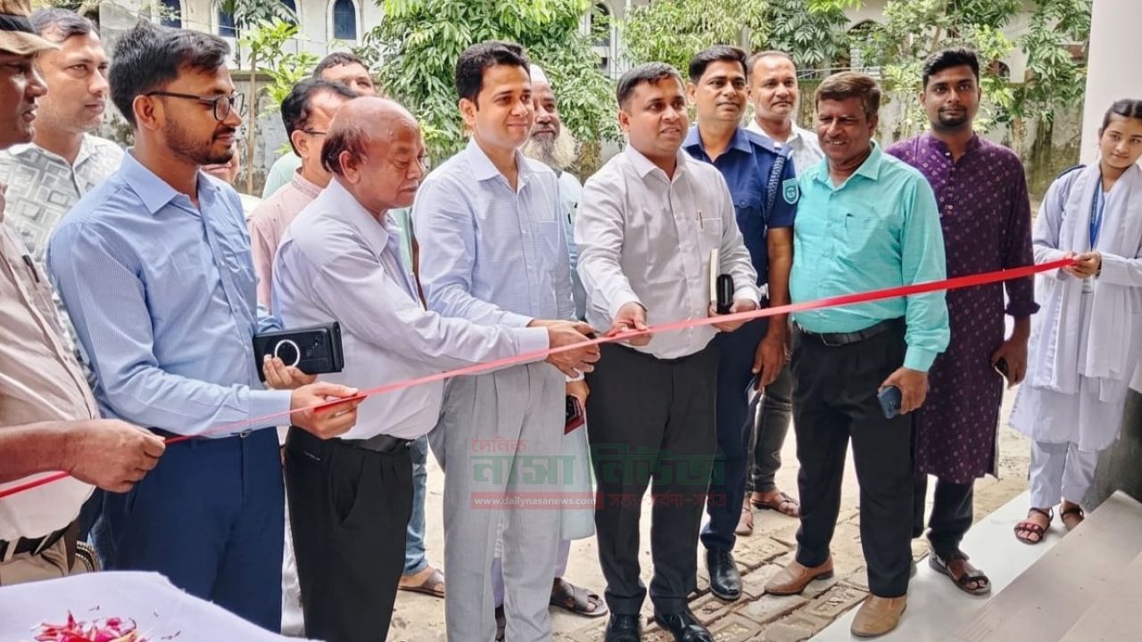রংপুরে সদর উপজেলার পাবলিক লাইব্রেরি শুভ উদ্বোধন করলেনঃ ডিসি