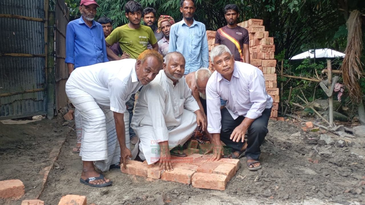 হরকলি মাঝাপাড়া গ্রামের রাস্তার সলিং কাজ শুভ উদ্বোধন