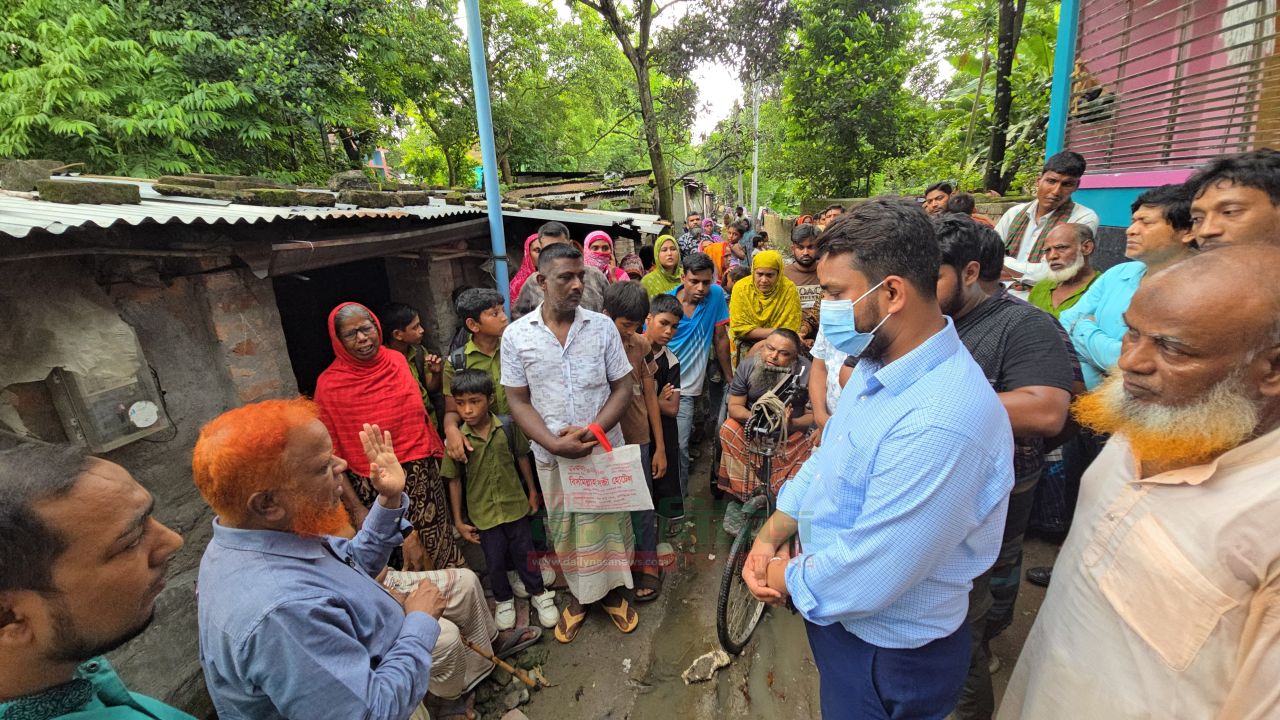 পুনর্বাসনের দাবি,স্বরূপনগর খাসপাড়ায় ৩৯ পরিবার উচ্ছেদ অভিযান আপাতত স্থগিত