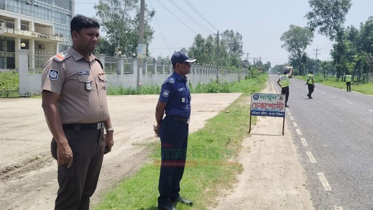 রংপুর-সৈয়দপুর মহাসড়কে যানজট নিরসনে - হাইওয়ে পুলিশ